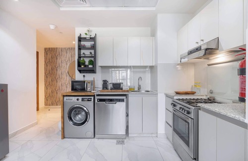 Business Bay Apartment | Free housekeeping visits during your stay - StayShort - Business Bay studio sleeping 4, centrally located