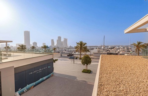 Dubai Apartment | Free housekeeping visits during your stay - StayShort - Stunning 2 Bed in Mina Rashid that Sleeps 6!