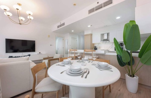 Downtown Dubai Apartment | Free housekeeping visits during your stay - StayShort - Stylish 2 Bedroom Apartment in the Heart of Downtown