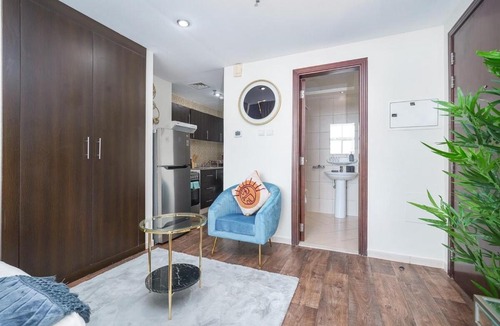 Dubai Sports City Apartment | Free housekeeping visits during your stay - StayShort - Amazing Studio for 2 in Sports City
