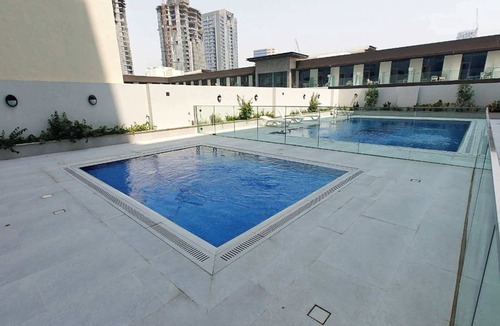 Jumeirah Village Circle Apartment | Free housekeeping visits during your stay - StayShort - Stylish JVC Studio for 2, Great Dubai Location!