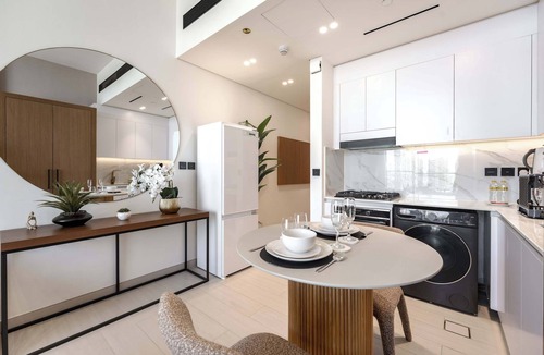 Jumeirah Village Circle Apartment | Free housekeeping visits during your stay - StayShort - Sophisticated Studio in JVC that Sleeps 2 with Balcony