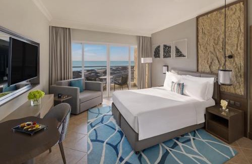 Al Aqah Resort | Fujairah Rotana Resort & Spa - Al Aqah Beach