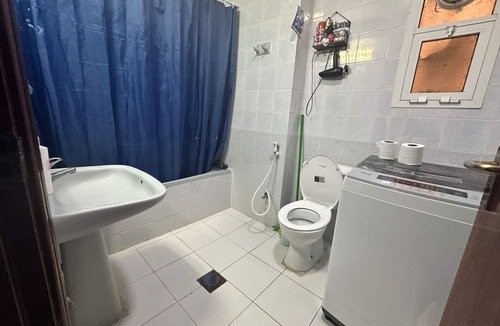 Abu Dhabi Apartment | Furnished room 10 min walk to the corniche quiet and spacious