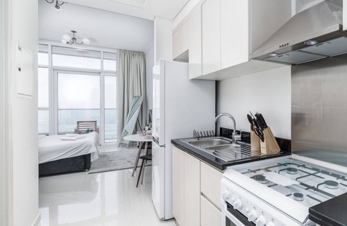 Dubai Apartment | Gala Guests - Carson Studio Collection