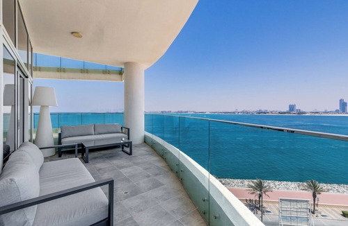 Palm Jumeirah Apartment | Globalstay Luxury Azizi Mina Beachfront