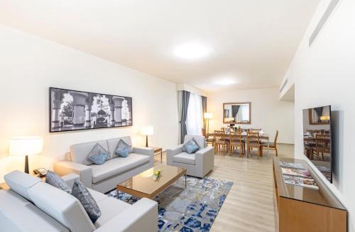 Al Mankhool Apartment | Golden Sands Suites