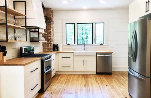 Flat Rock House | Great backyard with firepit, Sleeps 14!