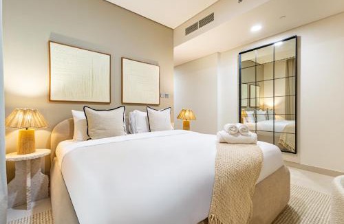 Abu Dhabi Apartment | Groups and Families Paradise - 5 min from ADGM, Galleria, Cleveland, Beach, etc - Designer's Choice - New Building - Heart of Al Reem