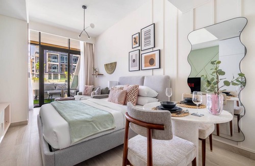 Dubai Apartment | GuestReady - Bright Studio Near Downtown w/Balcony