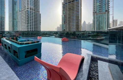 Jumeirah Lake Towers Apartment | GuestReady Holiday Homes - The Green Milieu