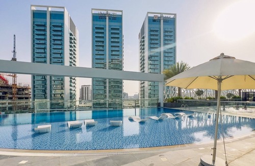 Al Barsha Apartment | GuestReady - Modern High Floor Studio w/Balcony