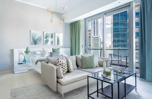 Jumeirah Beach Residence Apartment | GuestReady - Studio | Balcony-Marina View