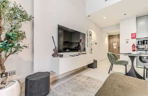 Dubai Sports City Apartment | HAVN - Studio in Amal Tower, Dubai Sports City