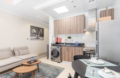 Downtown Dubai Apartment | Heaven Crest Vacation Homes Downtown - Studio, 1, & 3 Bedroom Suites 2 minute walk to Dubai Mall and Burj Khalifa