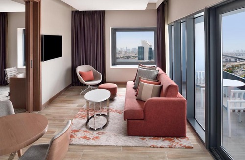 Dubai Festival City Hotel | Holiday Inn & Suites - Dubai Festival City by IHG