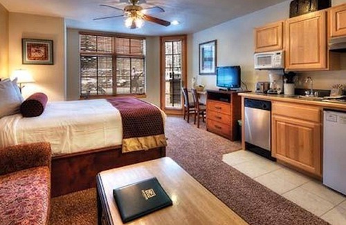 Four O'Clock Resort | HOLIDAY SKIING in Breck! 2BR at FABULOUS GRAND TIMBER LODGE 12/26/26-1/2/27.