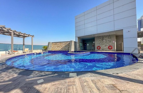 Business Bay Apartment | Homely 1-Bedroom Apartment With Bright Living Room in Business Bay