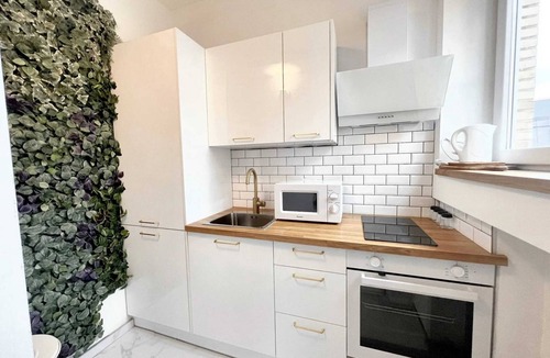 Postel Apartment | Homerez - Comfortable Studio in Brussels - 35m² - Terrace with BBQ
