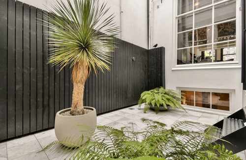 Grachtengordel-West Apartment | Iconic Luxurious Canal House in Famous Amsterdam Canal District | Boutique Stay!