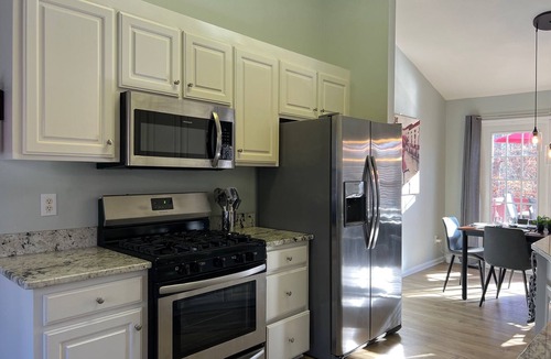 Northwest Raleigh House | King Bed, Workspace, Games near RDU, RTP, Downtown