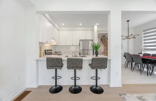 Vaughan House | Kleinburg/Vaughan/Brand New/Contemporary/Cozy+ 4 Bedroom/Near Airport/Hwy 427.