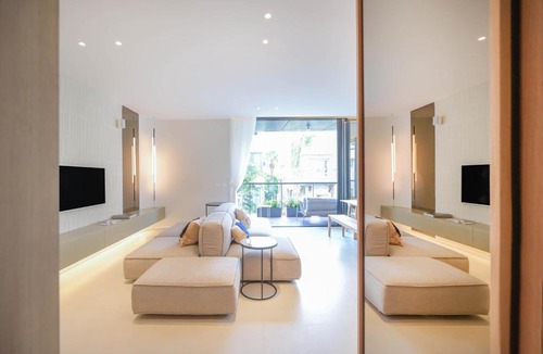 Kerem HaTeimanim Apartment | La Suite 3BR near the Beach by HolyGuest