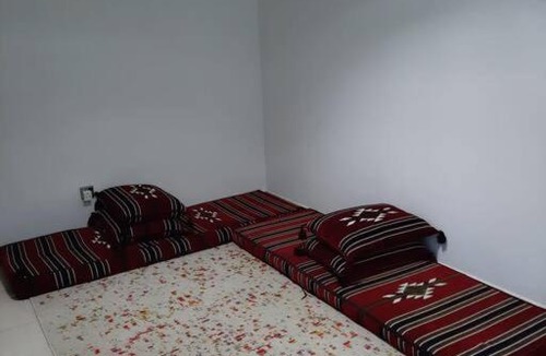 Jumeirah Lake Towers Apartment | Lake view apartment in JLT