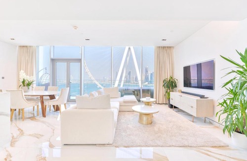 Dubai Apartment | Lavish & Equipped oceanfront 2 BR facing Ain Dubai