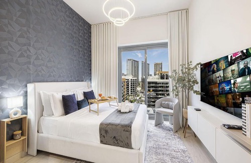 Nad Al Sheba Apartment | Livin' Holidays - Studio - Azizi Near Downtown