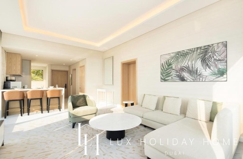 Palm Jumeirah Apartment | LUX Iconic Views at The Palm Tower Suite 3
