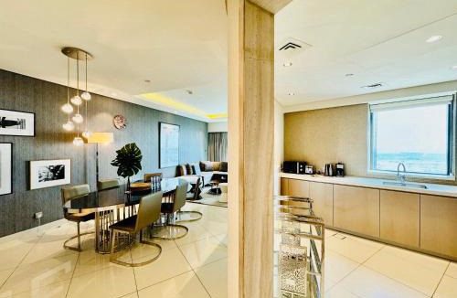 Business Bay Apartment | Luxe 3BR , Paramount by DAMAC, Excellent Pool