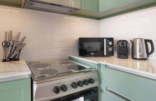 Al Wasl Apartment | Luxury 1BR Apartment in the Heart of City Walk