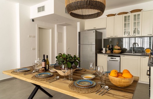 Kerem HaTeimanim Apartment | Luxury 3 rooms Apt Balcony Parking | HaKerem A23