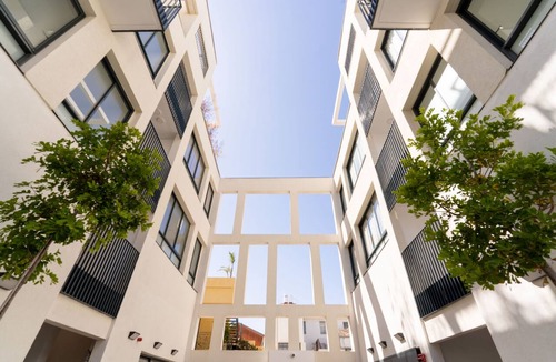 Old North Apartment | Luxury 3 rooms Apt Balcony Parking | HaKerem A45