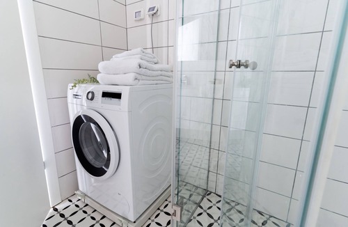 Old North Apartment | Luxury 3 rooms Apt Balcony Parking | HaKerem A53