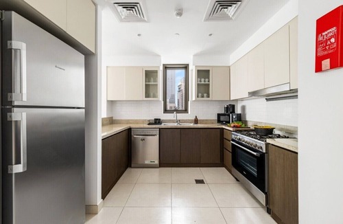 Dubai Apartment | Luxury 3BR with Sea Views & Pool - Creekside