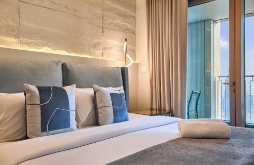 Za'abeel 2 Apartment | Luxury 4 Bedroom High-Floor Apartment, Spectacular Burj Khalifa & Fountain Views, Steps Away from Dubai Mall - Downtown Dubai by Stayfinity