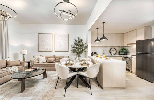 Abu Dhabi Apartment | Luxury 4BR, Yas Island by Ferrari World & Yas Mall