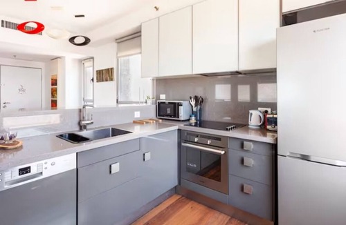 Neve Tzedek Apartment | Luxury Apartment with a sea view - Pool and Gym in the Residence