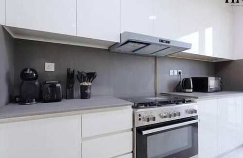 Dubai Apartment | Luxury Apt W Pool Near Airport & Downtown Dubai