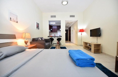 Discovery Gardens Apartment | Luxury Escapes - Budget-Friendly Studio Near Metro - MED67 DG