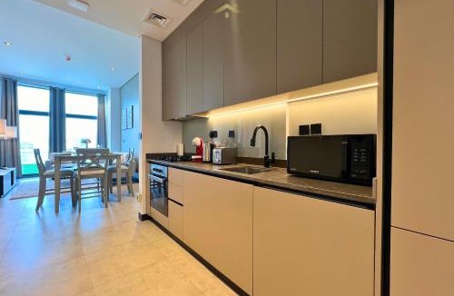Business Bay Apartment | Luxury Skyline Haven: Stunning 1BHK with Burj Khalifa Panorama & Pool Access
