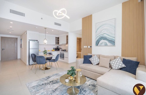 Madinat Zayed Apartment | Luxury Stay by Dubai Mall & Burj