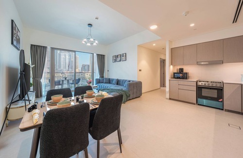 Downtown Dubai Apartment | Luxury Stay With Burj Views