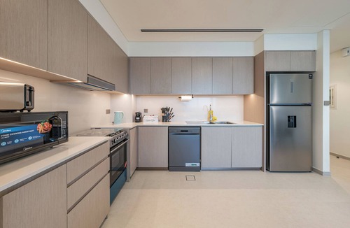 Downtown Dubai Apartment | Luxury Stay With Burj Views