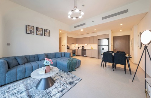 Downtown Dubai Apartment | Luxury Stay With Burj Views