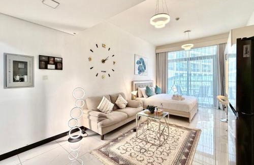 Madinat Zayed Apartment | Luxury Studio Getaway in Crystal Residence JVC