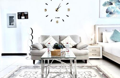 Madinat Zayed Apartment | Luxury Studio Getaway in Crystal Residence JVC