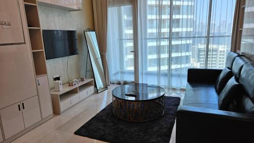 Business Bay Apartment | Luxury Studio with Burj Views - 6 min from Dubai Mall